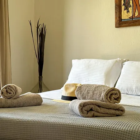 Emina Palms Неа-Врасна